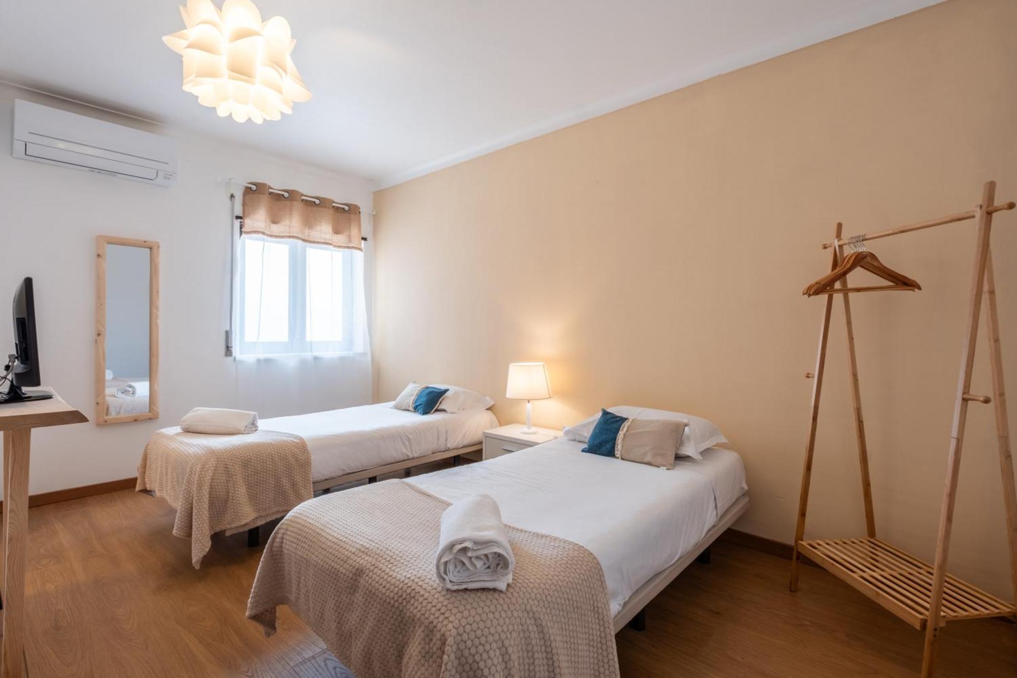 West Side Guesthouse Пениш Екстериор снимка