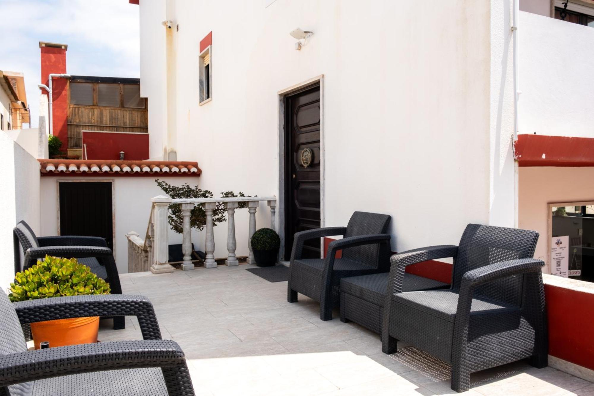 West Side Guesthouse Пениш Екстериор снимка