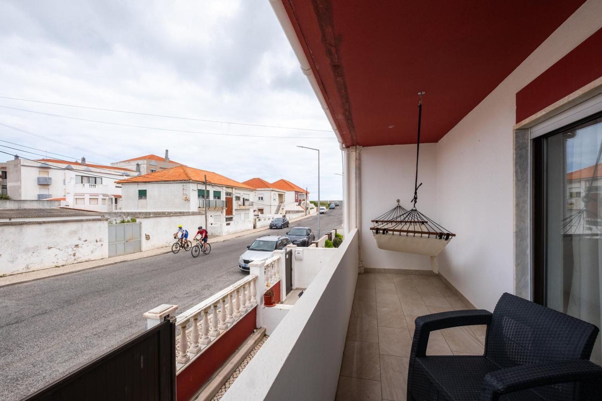 West Side Guesthouse Пениш Екстериор снимка