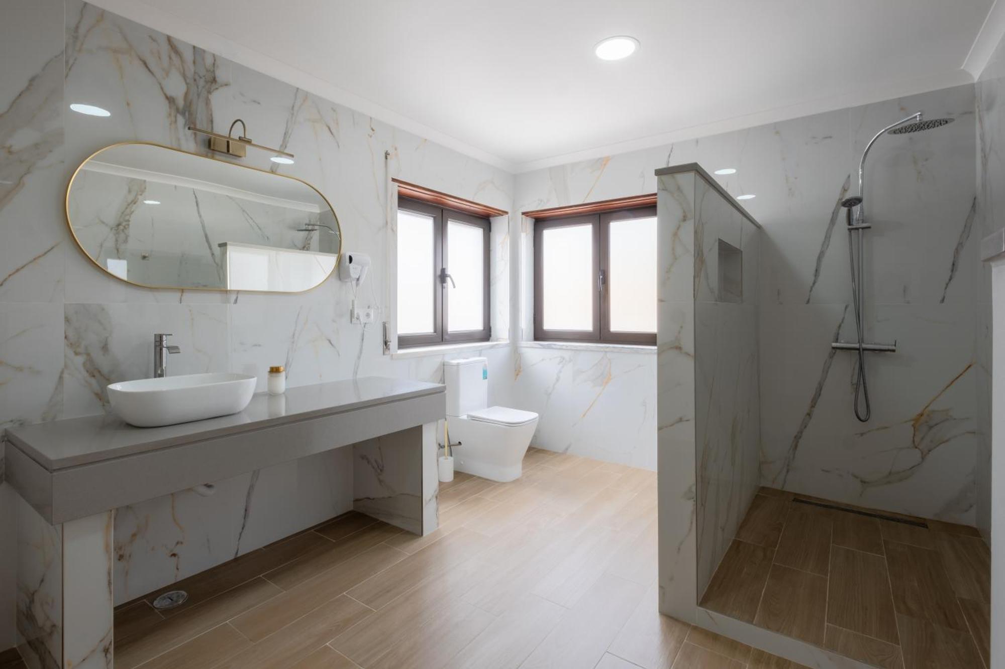 West Side Guesthouse Пениш Екстериор снимка