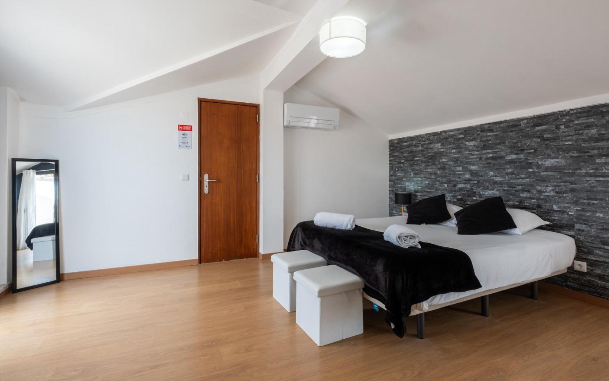 West Side Guesthouse Пениш Екстериор снимка