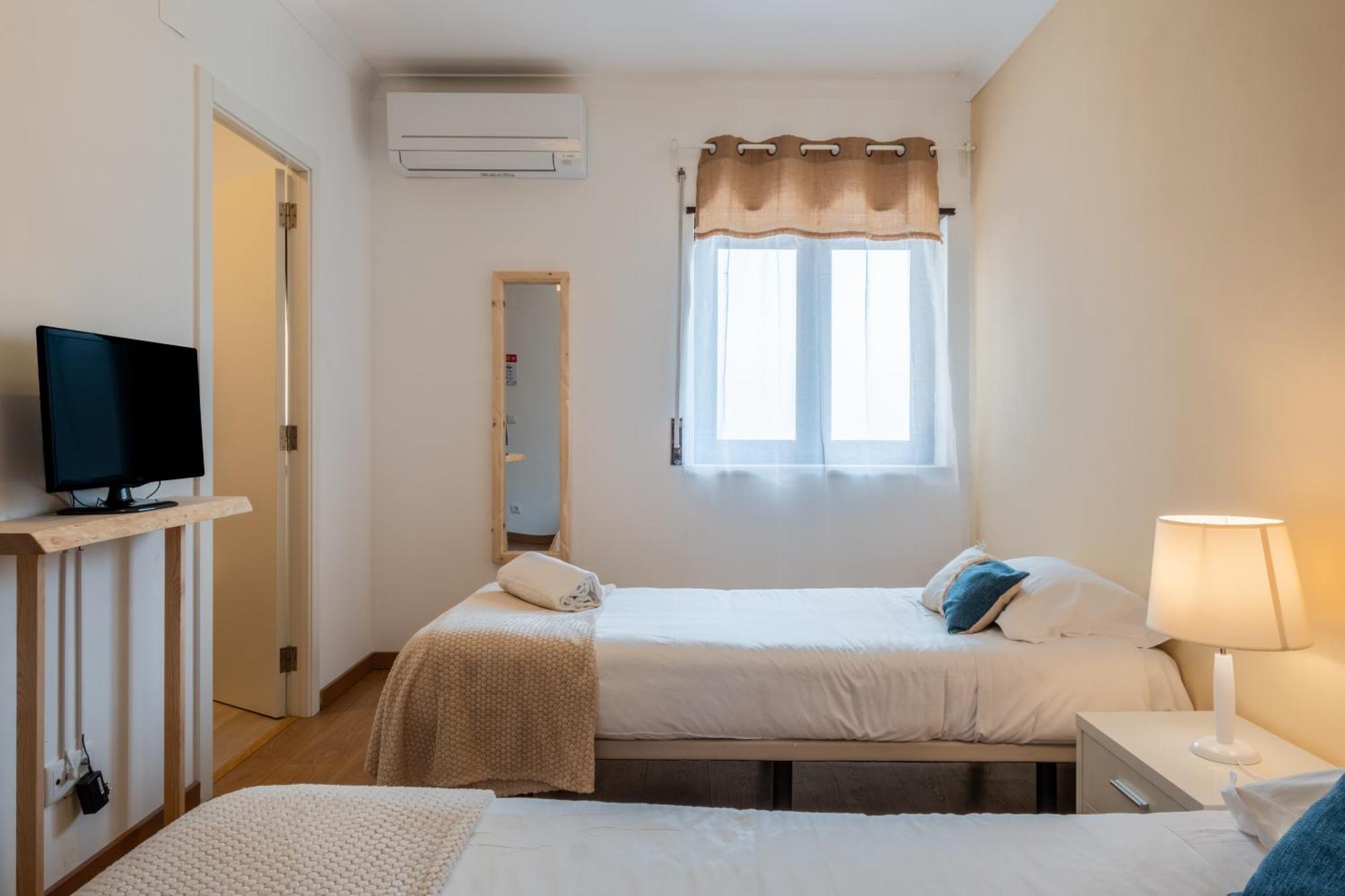 West Side Guesthouse Пениш Екстериор снимка