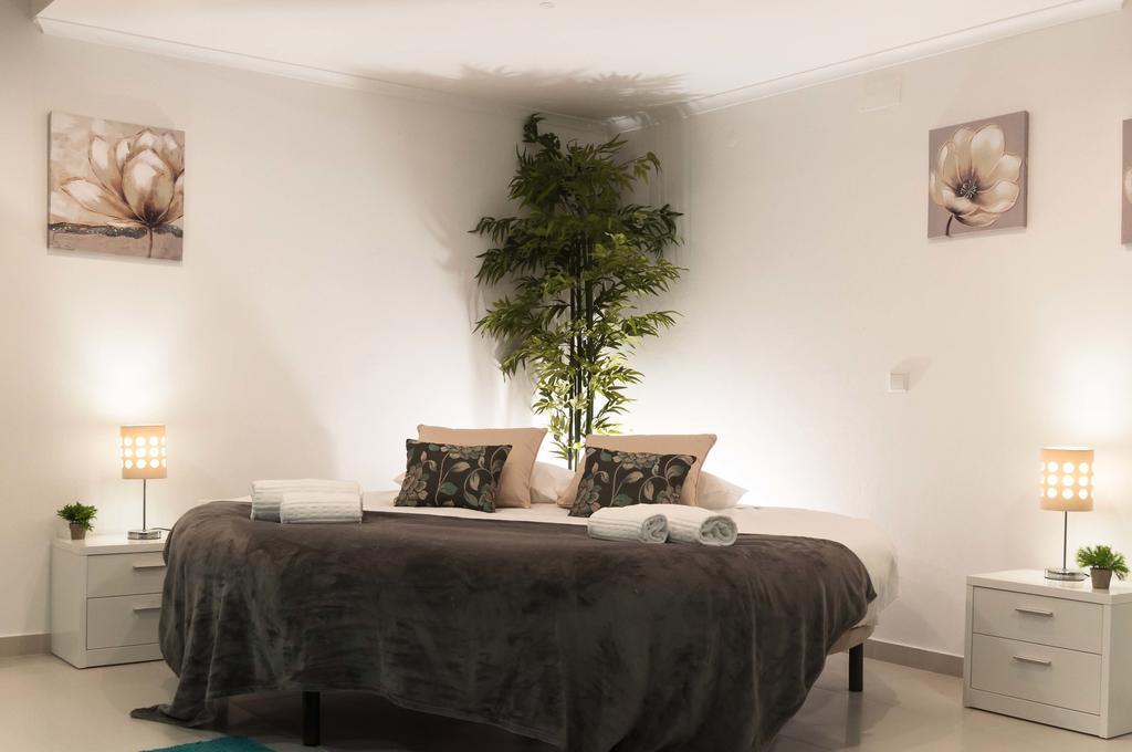 West Side Guesthouse Пениш Екстериор снимка